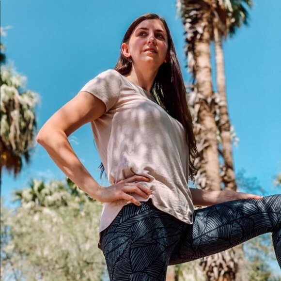 NWT Vie Active Short Sleeve Cut Out Back Top Small - Picture 1 of 5